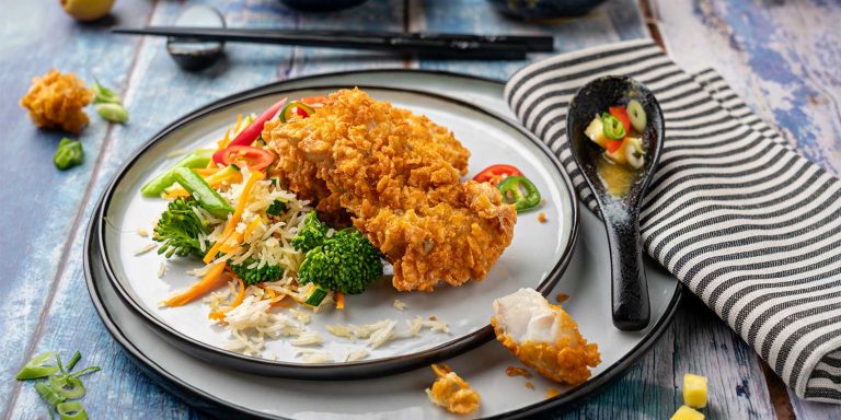Fisch in Cornflakespanade mit Reis und Gemüse von Butaris Butterschmalz